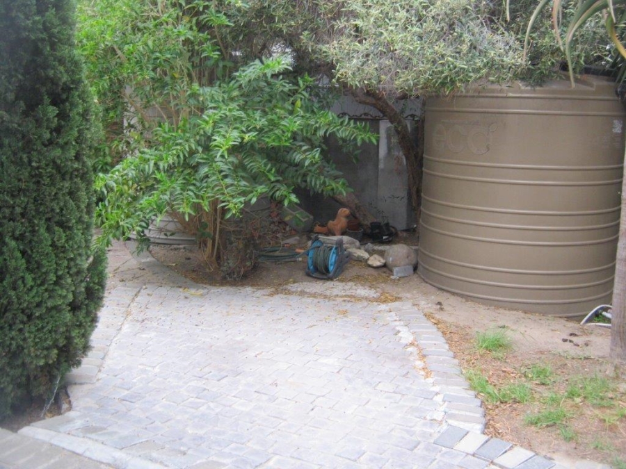 To Let 1 Bedroom Property for Rent in Strandvale Western Cape